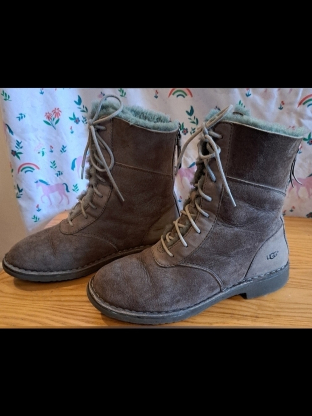 EUC UGG Daney Grey Suede & Shearling Casual Outdoor Winter Boot Shoe SZ 6